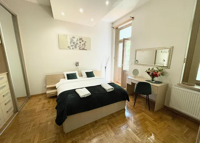 Marka Apartment 8